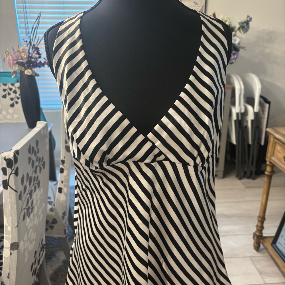 H&M Monochrome Striped V-Neck Halter top